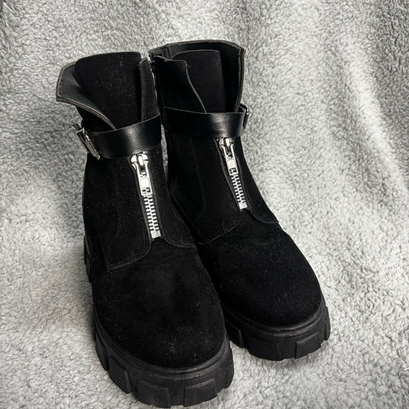 Olivia Miller Combat Boots Size 7.5 Black Zipper Closure with Buckle Side Zipper - Picture 2 of 10